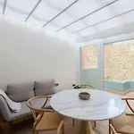 Serene T1 In Lapa With Ac And Private Patio * Lisboa