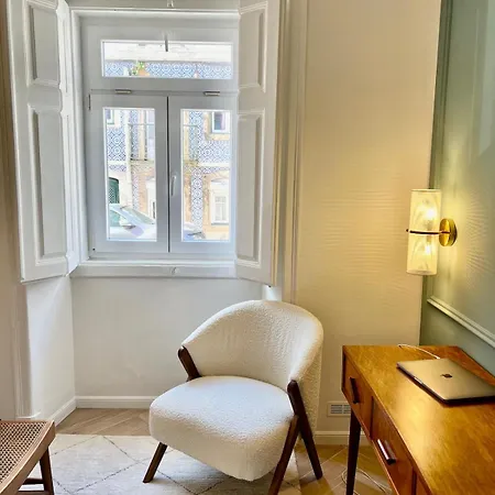 Serene T1 In Lapa With Ac And Private Patio * Lisbon