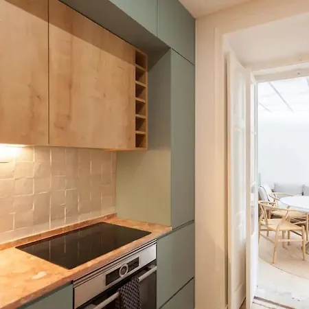 아파트 Serene T1 In Lapa With Ac And Private Patio 리스본